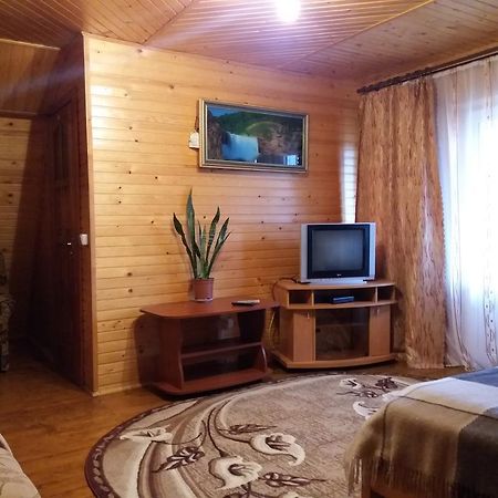 Bee House Hotel Bukovel Esterno foto