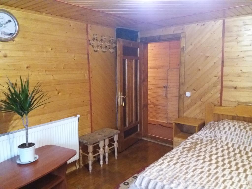 Bee House Hotel Bukovel Esterno foto