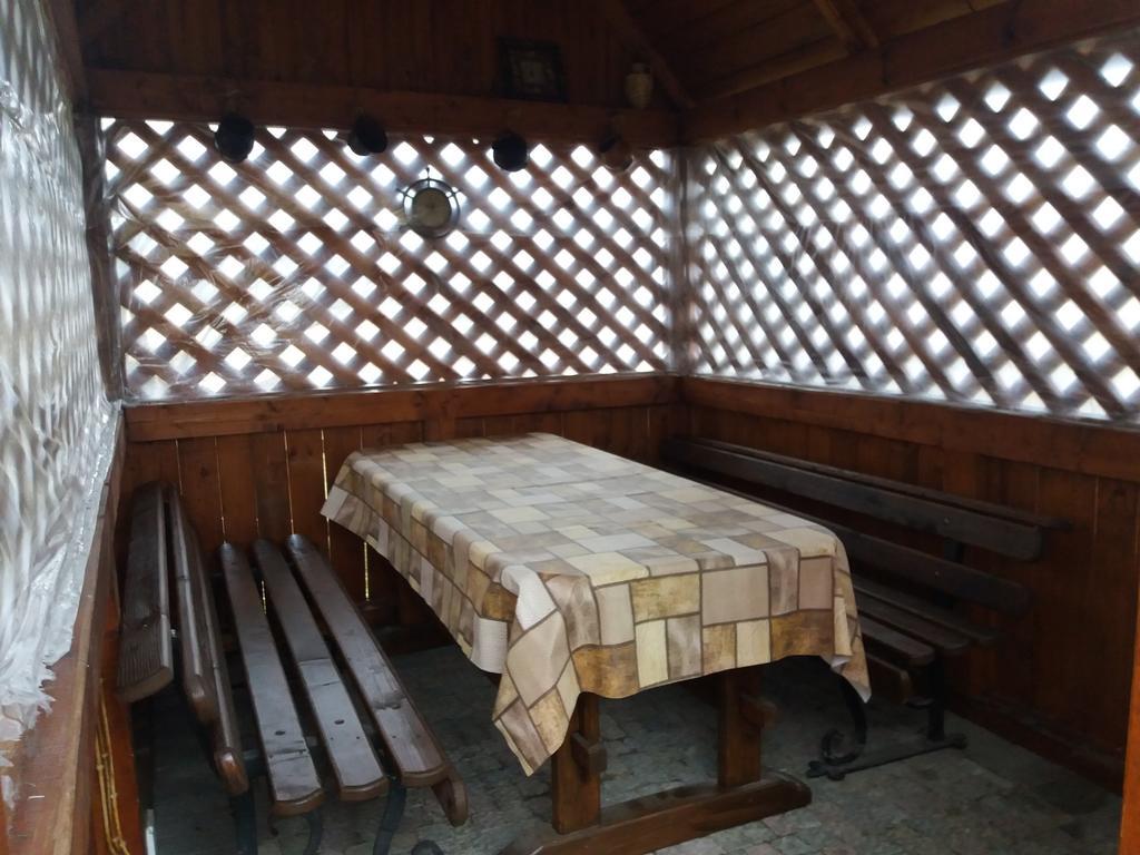 Bee House Hotel Bukovel Esterno foto