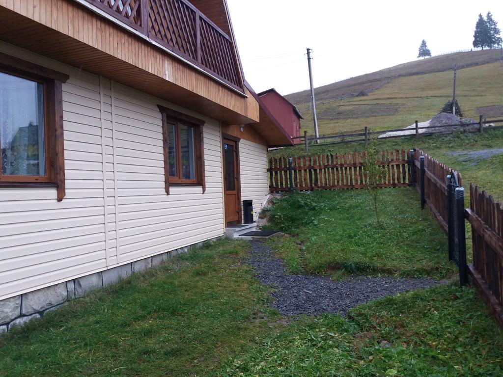 Bee House Hotel Bukovel Esterno foto